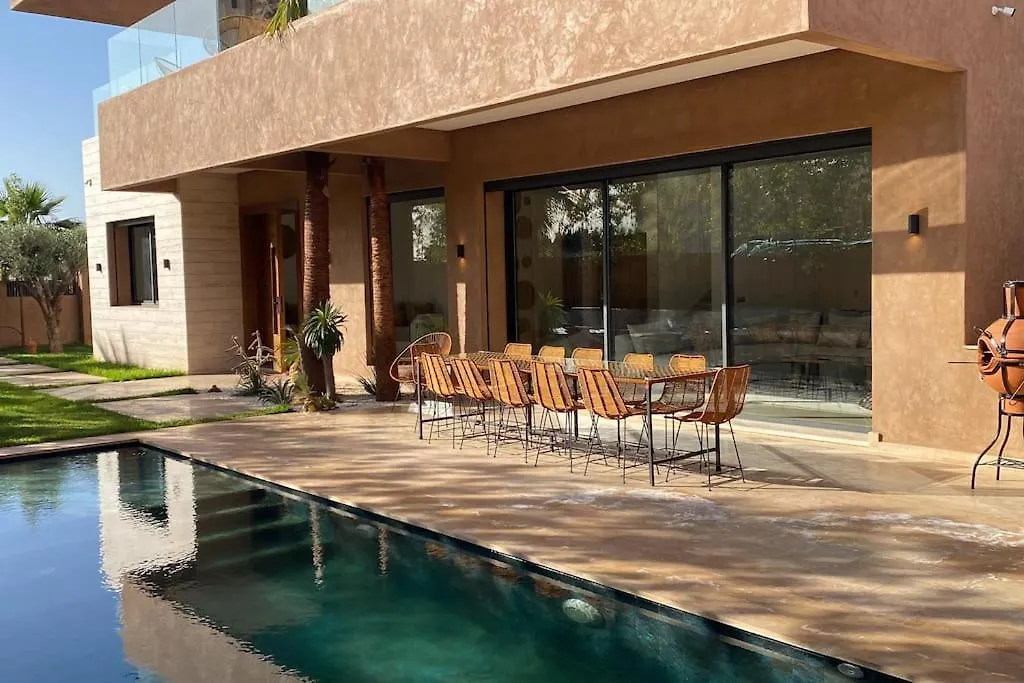 Sublime Villa Avec Ascenseur Piscine Chauffee Marrakesh