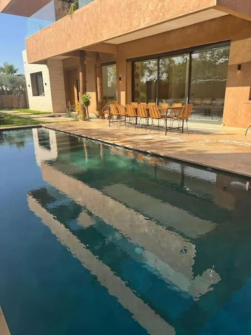Sublime Villa Avec Ascenseur Piscine Chauffee Marrakesh